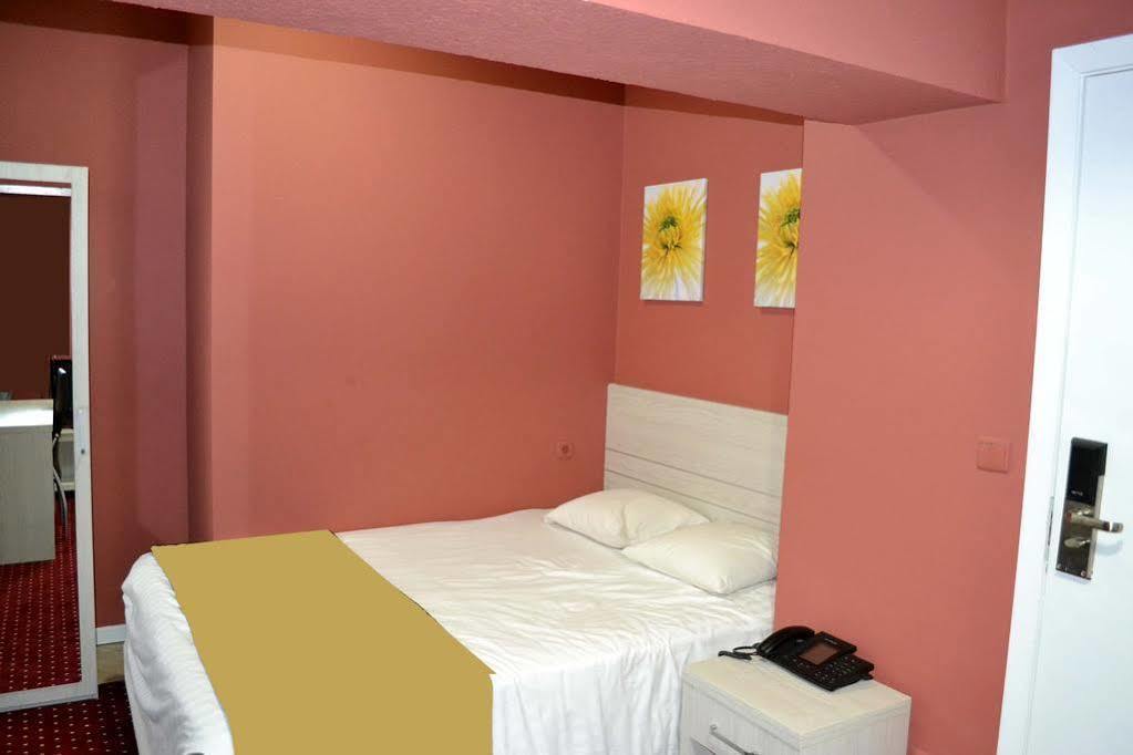Hotel Auberge Van Strombeek Jette Bagian luar foto