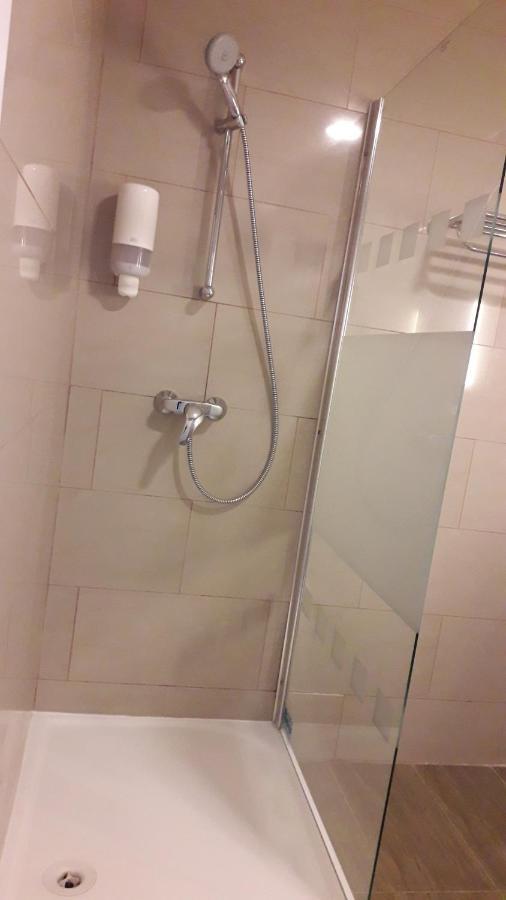 Hotel Auberge Van Strombeek Jette Bagian luar foto